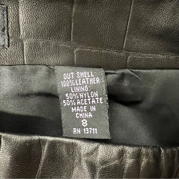 Context Reptile Embossed Leather Mini Skirt Size 8 Black Lined - Picture 4 of 4